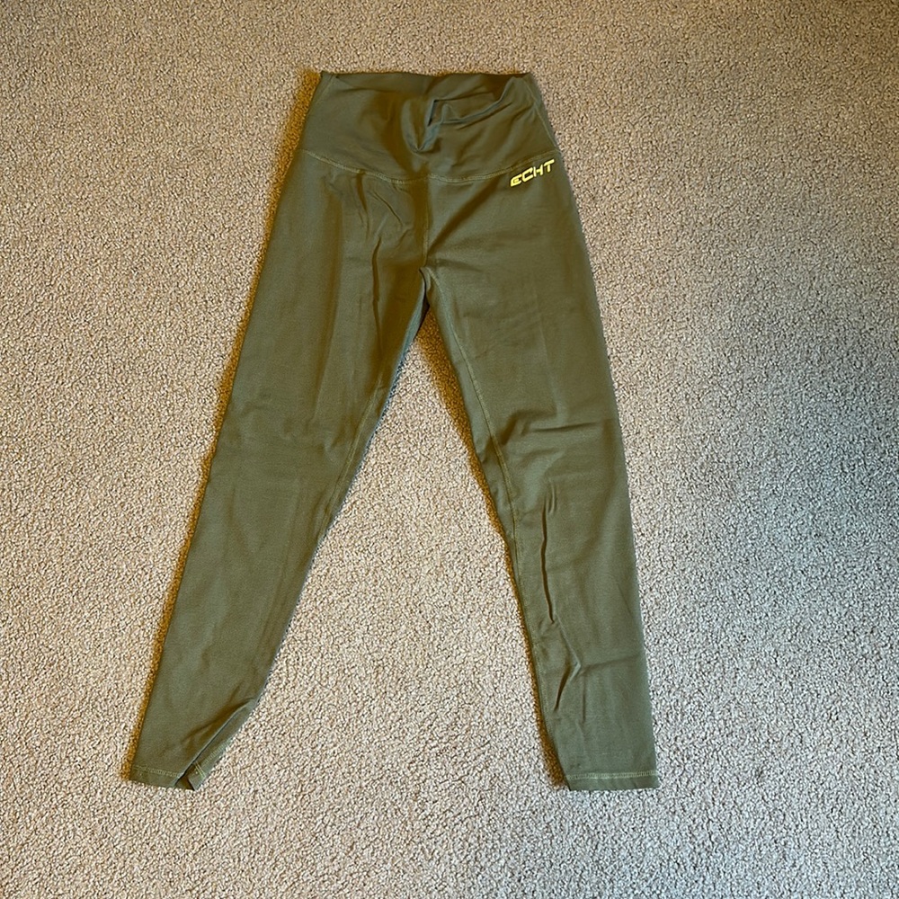 Women’s athletic leggings